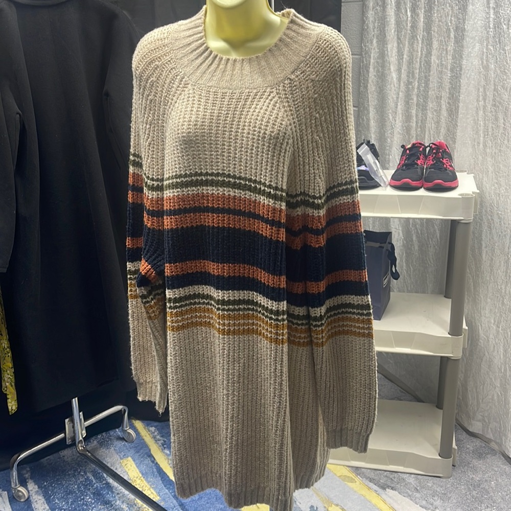 1X Universal Threads Sweater